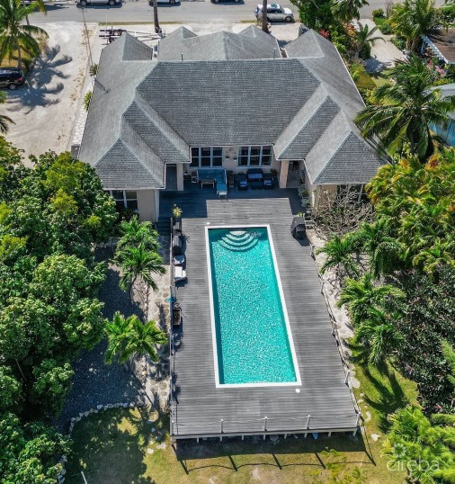 4,465 Sf Canal Front Duplex With Pool  (both Sides - Or Individually) 4,465 Sf Canal Front Duplex With Pool  (both Sides - Or Individually)