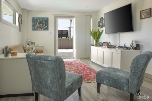 A Wave From It All - Fully Reno'd 4 Bed Oceanfront