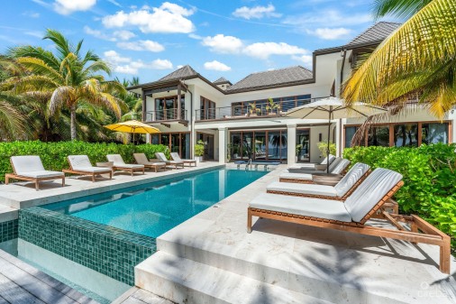 Kempa Kai, Beachfront Home