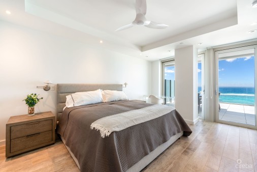 Luxury Beachfront Penthouse 2 Bed/2.5 Bath South Sound