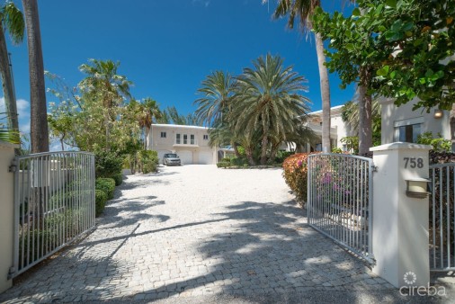 The Sand Bluff Estate | Gun Bay, East End