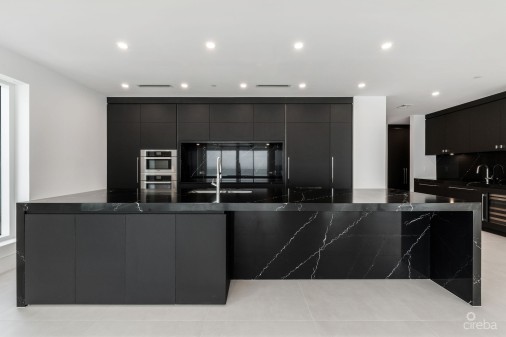 Aqua - Beachfront Residence #5, Seven Mile Beach