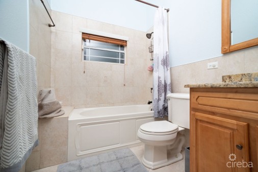 Canal Front - Family Home Savannah