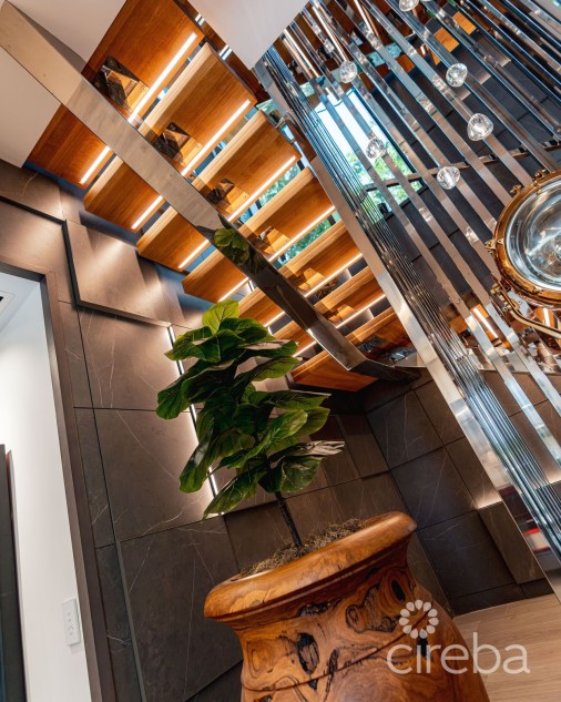 Ritz-carlton Deckhouse 9