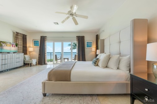 Villa Mora South Sound Beachfront