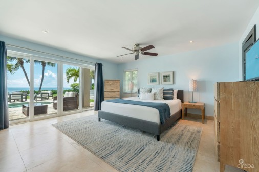 Villa Mora South Sound Beachfront