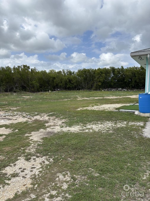 Income Potential! Multi-unit Residence & Church On Prime 1 Acre