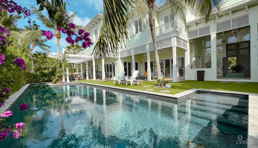 Casa Bella – Waterfront Residence In Crystal Harbour