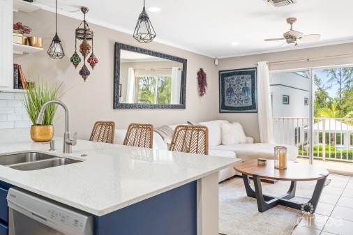 Upgraded 2beds Canalfront