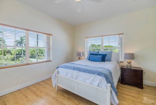 Paradise Point | 3-bed, 2.5-bath Oceanfront Townhouse | West Bay