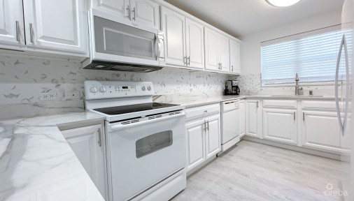 Southampton Gardens 2 Bed, 2.5 Bath Townhouse