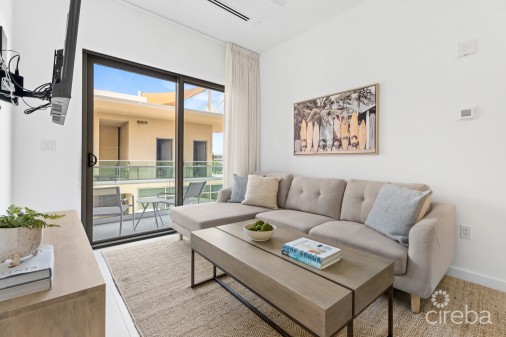 Harbour Walk 202 | 1 Bed + Den | Corner Unit