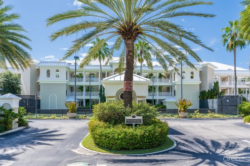 The Pinnacle Villa 30 & Garage