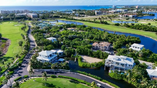 Ritz Carlton Deck House #18 | Canal Front Land