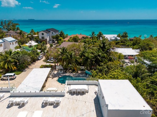 Boggy Sands Club With Two Storage Units