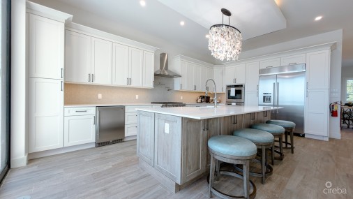 Beach House In East End