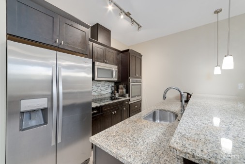 San Sebastian One Bed And Den With Roof Terrace