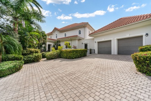 4 Bed Canal Front Villa - Vista Del Mar