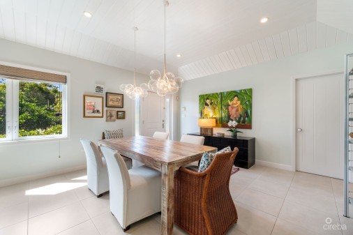 Timeless Designer South Sound Home With Pool  And Guest Cottage