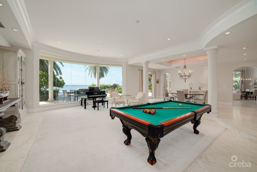 The Blue House - Waterfront Home South Sound Road