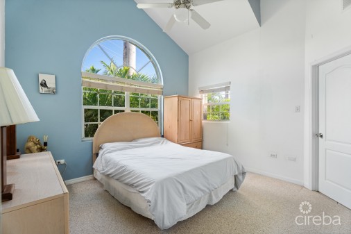 Fountain Court 3 Bed Plus Den