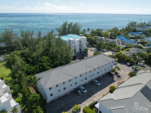 South Bay Estates - 4 Bed Townhome With Exceptional Floor Plan