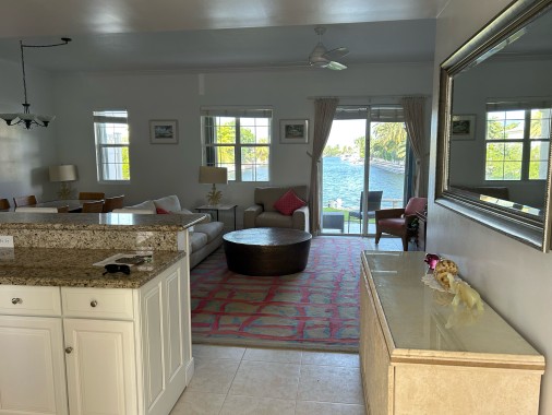 Admirals Retreat  Smb Corridor With Dock