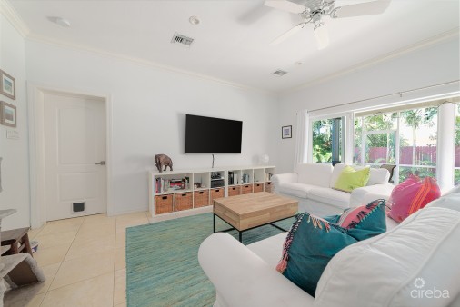 Fully Renovated Savannah Grand 4 Bedroom Family Home