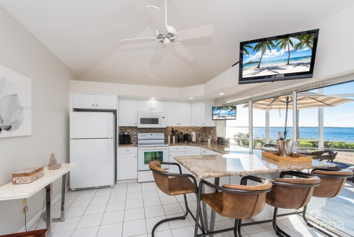 Pools Of The Kai - Beachfront Oasis In Rum Point