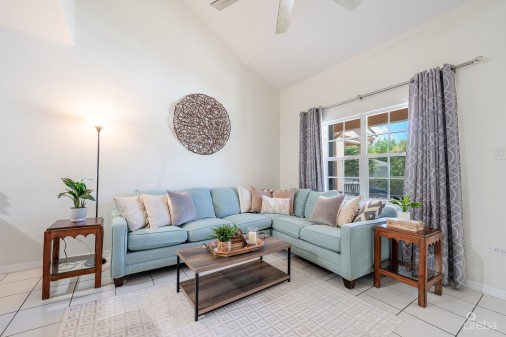 Charming & Centrally Located South Cove In South Sound