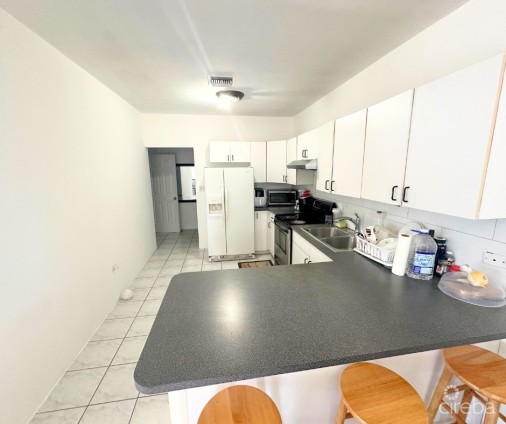 Pleasant View 2beds - Corner Home West Bay