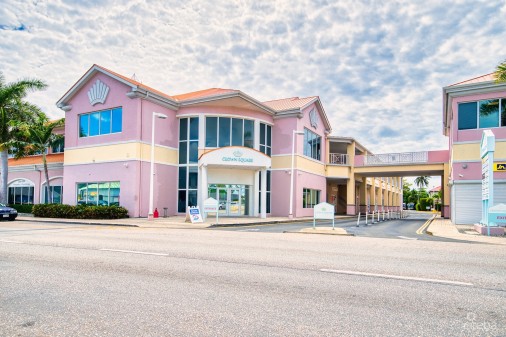 Crown Square | 16 Unit Commercial Investment Opportunity
