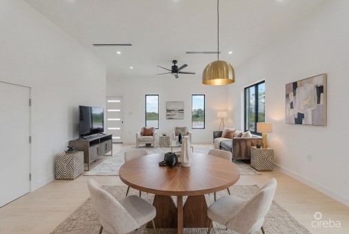 2 Bedroom, 2.5 Bathroom Duplex In Lookout Garden