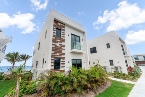 Silver Reef Residences:  Stunning Ground Floor 2-bedroom