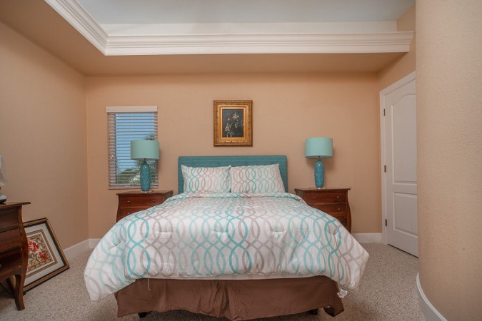 BEAUTIFUL SHORES HOUSE