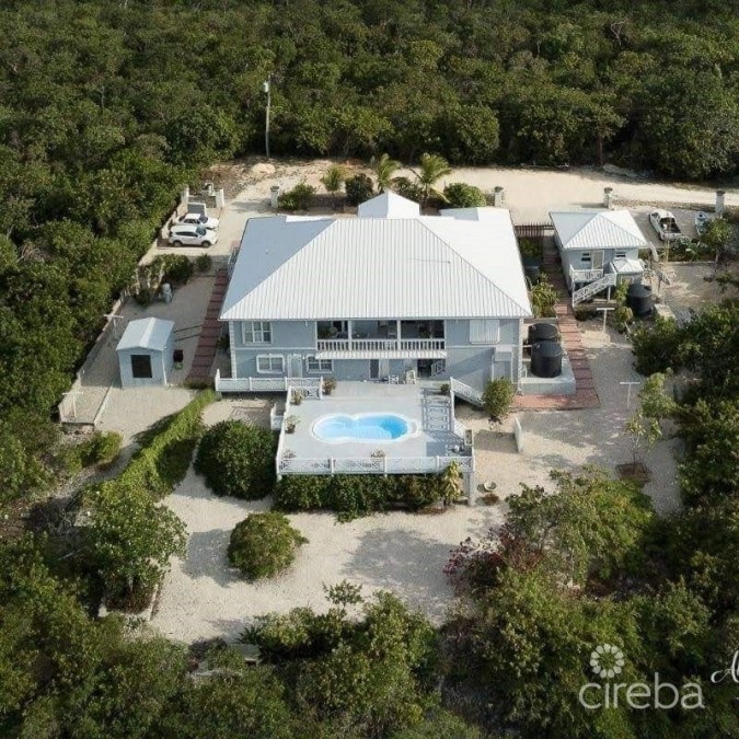 CARIBBEAN DREAM RETREAT WITH AWE-INSPIRING OCEAN VIEWS