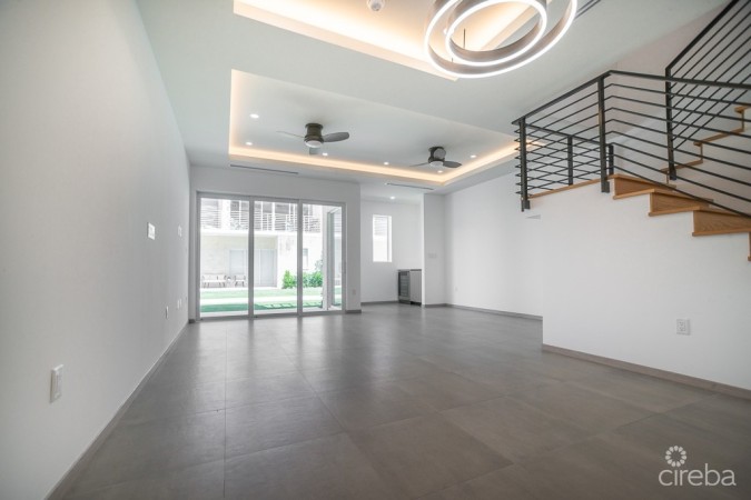 PLYMOUTH  - 7 MILE CORRIDOR - SPACIOUS 3 BED 3.5 BATH TOWNHOME