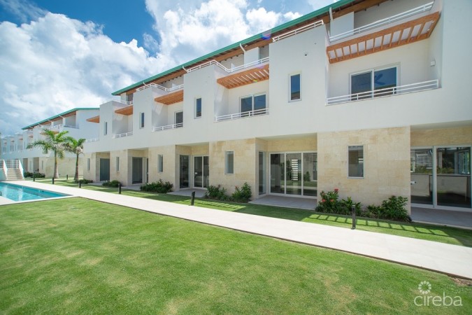PLYMOUTH  - 7 MILE CORRIDOR - SPACIOUS 3 BED 3.5 BATH TOWNHOME