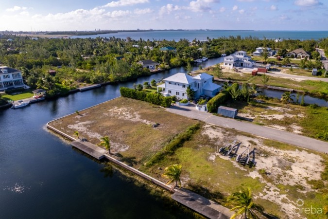 HERON BAY CORNER CANAL LOT