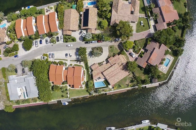 DRAKE QUAY, GOVERNORS HARBOUR FAMILY HOME