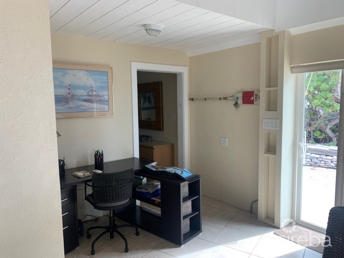 CAYMAN BRAC OCEAN FRONT HOME