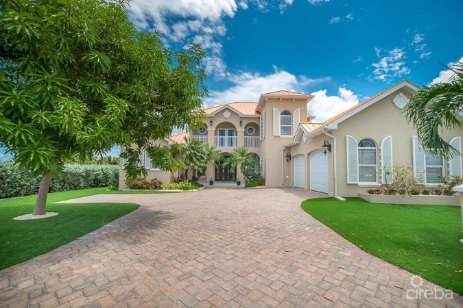 CANAL FRONT HOME CRYSTAL HARBOUR