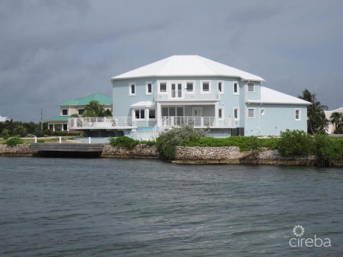 BEAUTIFUL SHORES HOUSE