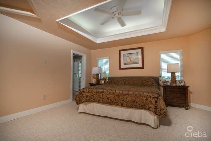 BEAUTIFUL SHORES HOUSE