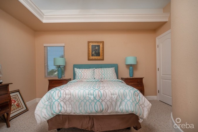 BEAUTIFUL SHORES HOUSE