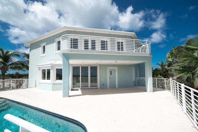BEAUTIFUL SHORES HOUSE