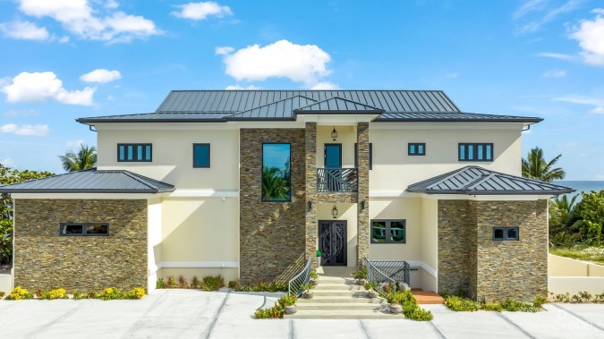 TIMELESS PARADISE, BEACHFRONT HOME