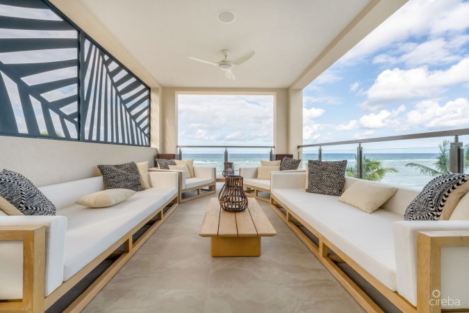 TIMELESS PARADISE, BEACHFRONT HOME