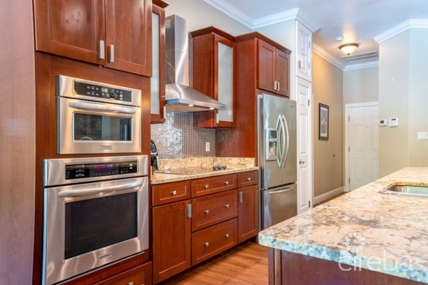 THE VENETIA - SOUTH SOUND FAMILY HOME WITH POOL