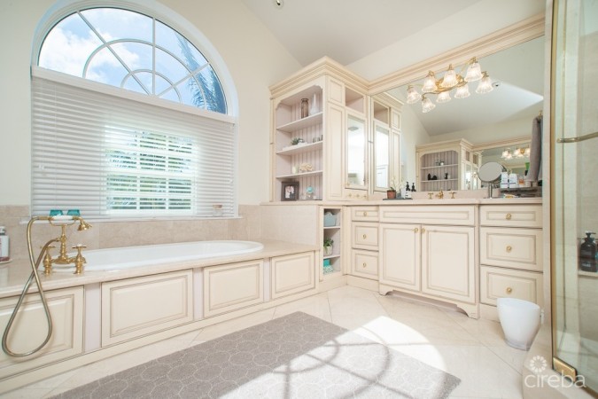 CRYSTAL HARBOUR LUXURY HOME